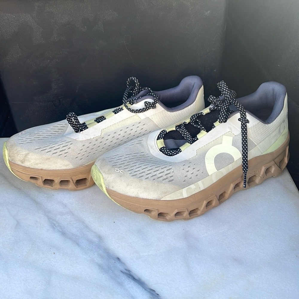 On Cloud Cloudmonster Running Shoes